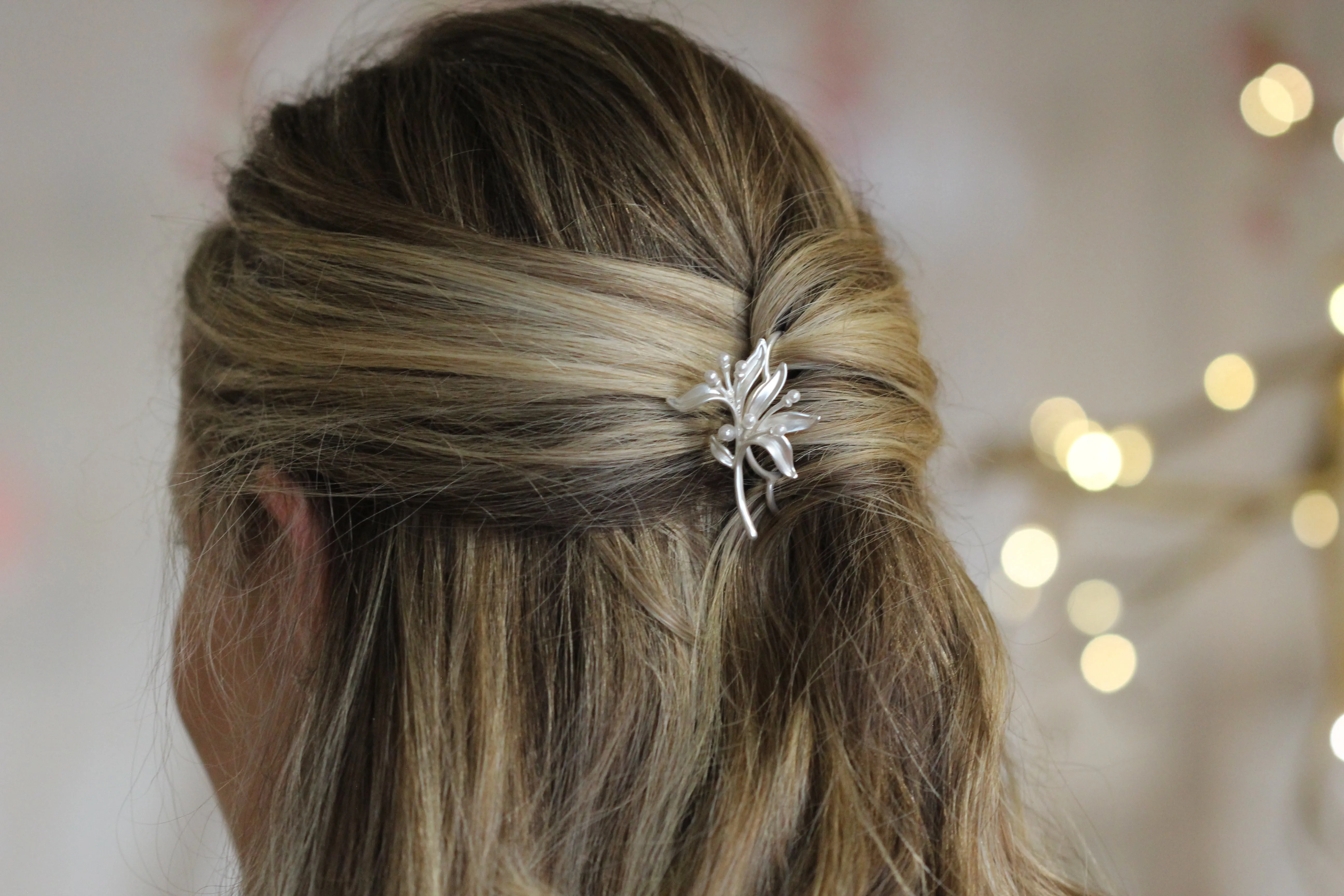 Pearls Bouquet Hair Prong